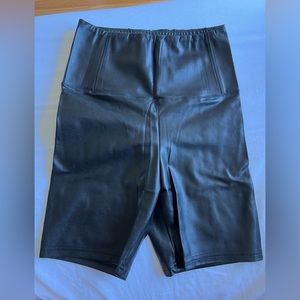 Aritzia Biker Shorts